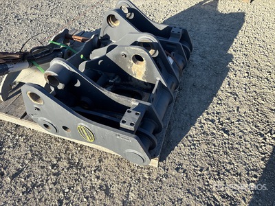 Strickland 92F0897-0913 44 in Excavator Coupler (Unused)