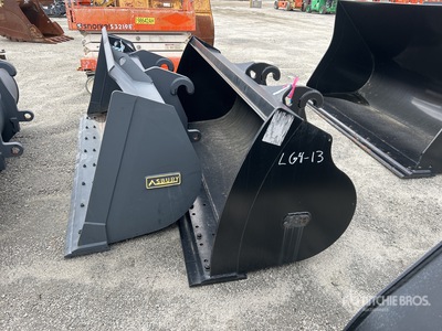 Paladin 90E1607-0913 96 in 1.7 cyd Q/C General Purpose Wheel Loader Bucket (Unused)