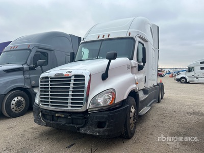 2016 Freightliner Cascadia 125 6x4 Cabeza Tractora Cabina Dormitorio (Inoperable)