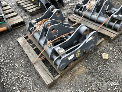 Strickland 92F0897-0913 44 in Wheel Loader Quick Coupler - Fits Hitachi ZW140/150 (Unused)