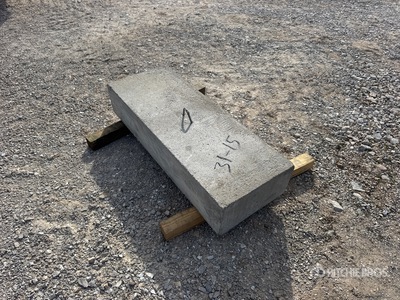 3.5 Ft X 1.5 Ft X 8 In Concrete Block Divers