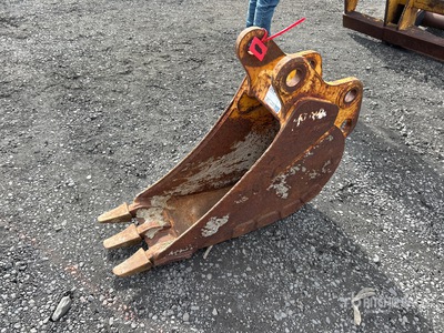 Cat 12 in Digging Backhoe Rear Bucket - Fits Cat 420D