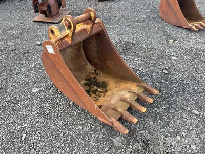 Cat 24 in Digging Backhoe Rear Bucket