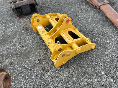 45 in Wheel Loader Quick Coupler - Fits Cat 928