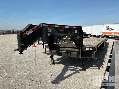 2008 Pro-Trak Tri/A Gooseneck Flatbed Trailer