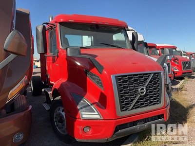 2022 Volvo 4x2 S/A Day Cab Truck Tractor (Inoperable)