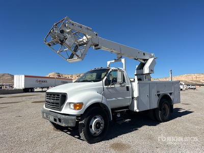 Altec AP36 33 ft on 2000 Ford F-650 4x2 Cable Placer バケツトラック