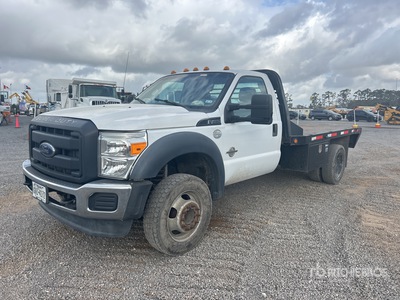 2013 Ford F-450 XL 4x2 Flatbed Truck