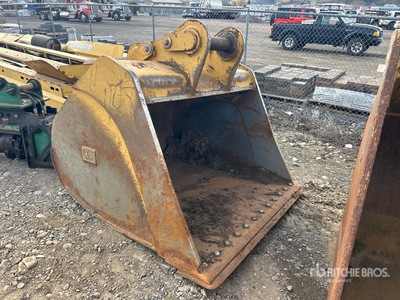 74 in Cleanup Excavator Bucket - Fits Cat 349
