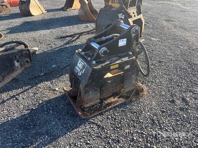 Cat 24 in プレートコンパクターアタッチメント