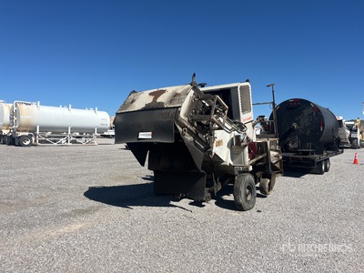 1999 Cedarapids Windrow Elevator