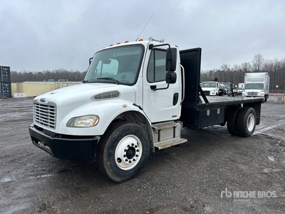 2007 Freightliner M2 106 4x2 Camion à Plateau