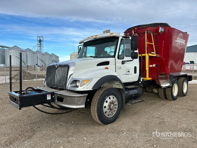 2007 International WorkStar 7500 6x4 Feed Truck