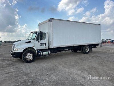 2015 International 4300 4x2 Van Truck