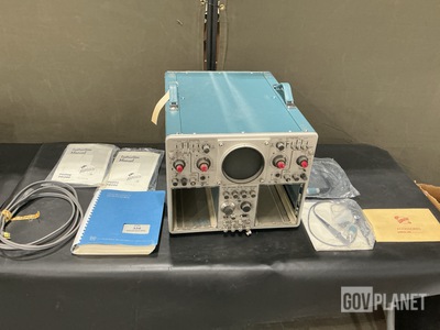 Tektronix 556 Dual-Beam Oscilloscope