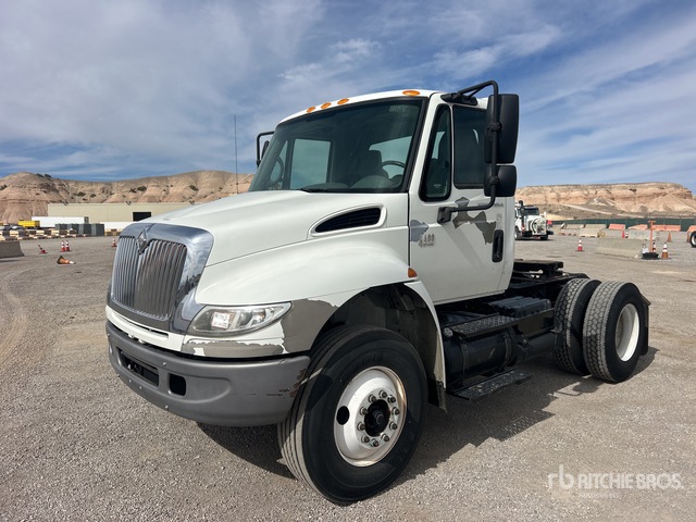 2008 International 4400 4x2 S/A Day Cab Truck Tractor