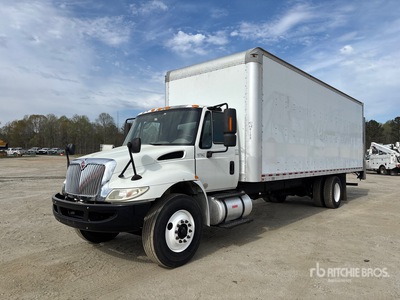 2017 International Durastar 4300 4x2 Furgoneta caja cerrada