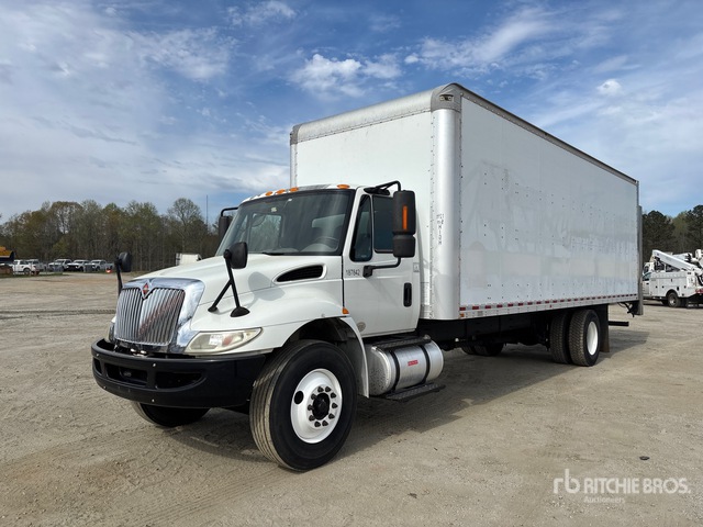 2017 International Durastar 4300 4x2 Van Truck