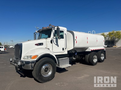 2016 Peterbilt 348 4000 gal 6x4 4K Camion à eau