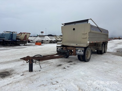 1990 M & M 20 ft Tri/A End Dump Trailer