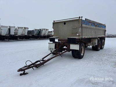 1981 M & M 20 ft Tri/A Gravel Wagon End Dump Trailer
