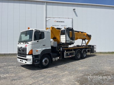 2018 Uzmanlar HTF 45 45 m on 2016 Hino 700 6x4 Camion à godets