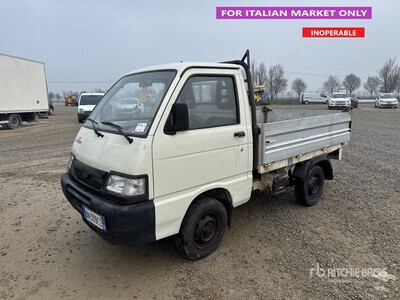 2008 Piaggio Porter Camion à benne basculante  (Inoperable)