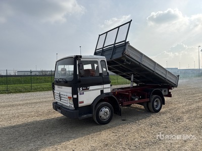 1992 Renault S120 Midliner 4x2 Camion à benne basculante