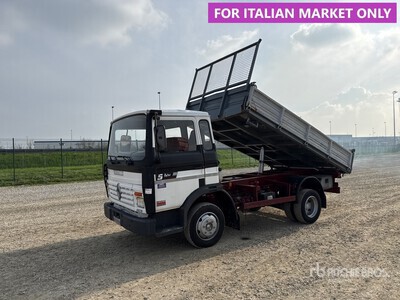 1992 Renault S120 Midliner 4x2 Camion à benne basculante