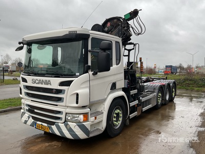 2016 Scania P370 8x2 Camión con gancho