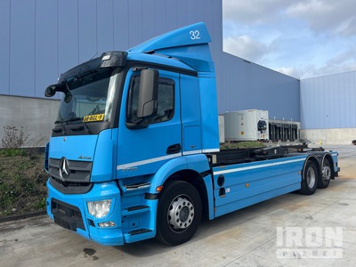 2015 Mercedes-Benz Antos 2733 6x2 Cable Placer Truck Camión con gancho