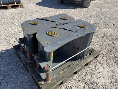 Quantity of (4) Strickland 18 in Excavator Bucket - Fits Hitachi ZX22