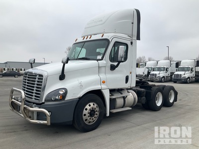 2017 Freightliner Cascadia 6x4 T/A Day Cab Truck Tractor