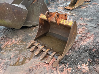 36 in Backhoe Loader Bucket - Fits John Deere