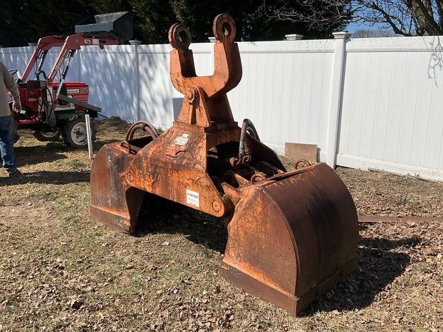 Intergy MHD075X630 92 in 3/4 cu yd Clamshell Bucket