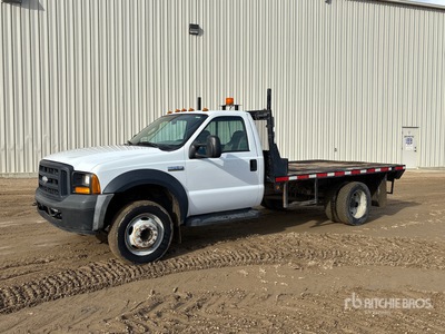 2006 Ford F-550 4x2 Flatbed Truck