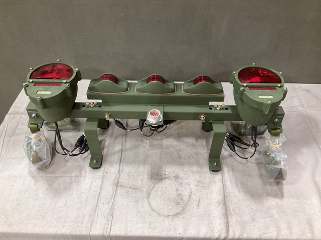 (20) Wheeler Bros 93-1462290U Tow Light Assemblies