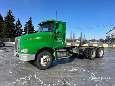 2000 International 9200i 6x4 Cab and Chassis