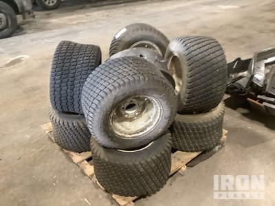 Quantity of (8) Pallet of lawn mower tires Varios equipamientos de agricultura