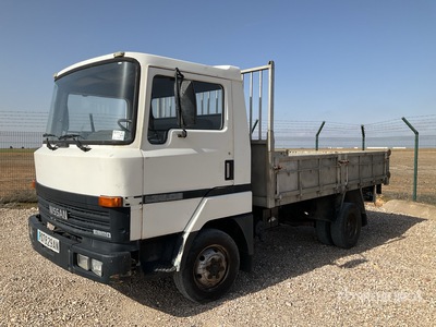 1990 Nissan L35.08 4x2 Camión volquete