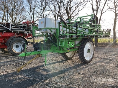 2001 CHD 4027 S/A Pull-Type Sprayer