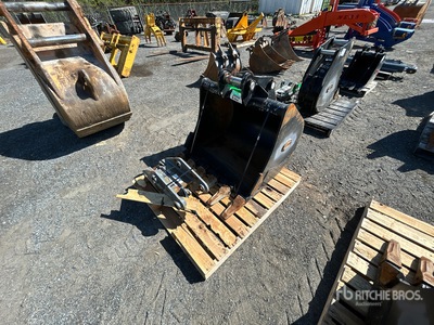 36 in Digging Excavator Bucket