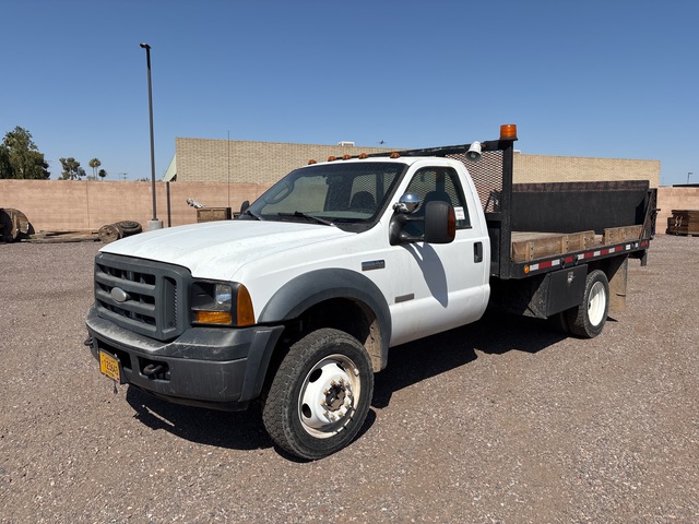 2006 Ford F-450 XL 4x4 Flatbed Truck