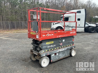 2017 Skyjack SJIII 3226 Electric Scissor Lift