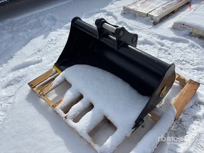 2026 Dynamic 42 in Cleanup Excavator Bucket (Unused)