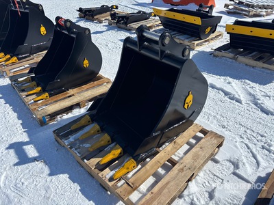 2026 Dynamic 30 in Digging Excavator Bucket (Unused)