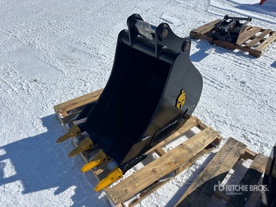 2026 Dynamic 24 in Digging Excavator Bucket (Unused)