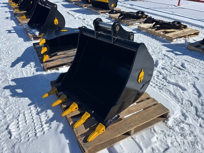 2026 Dynamic 36 in Digging Excavator Bucket (Unused)