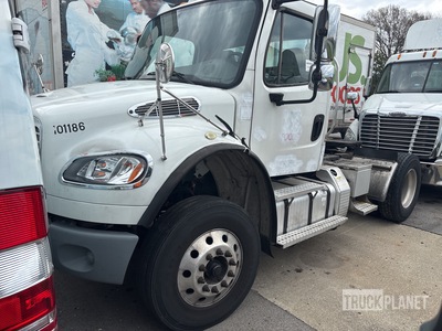2016 Freightliner M2 106 4x2 Ciągnik siodłowy z kabiną dzienną S/A