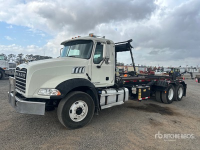 2016 Mack GU813 6x4 Ciężarówka typu Roll-Off